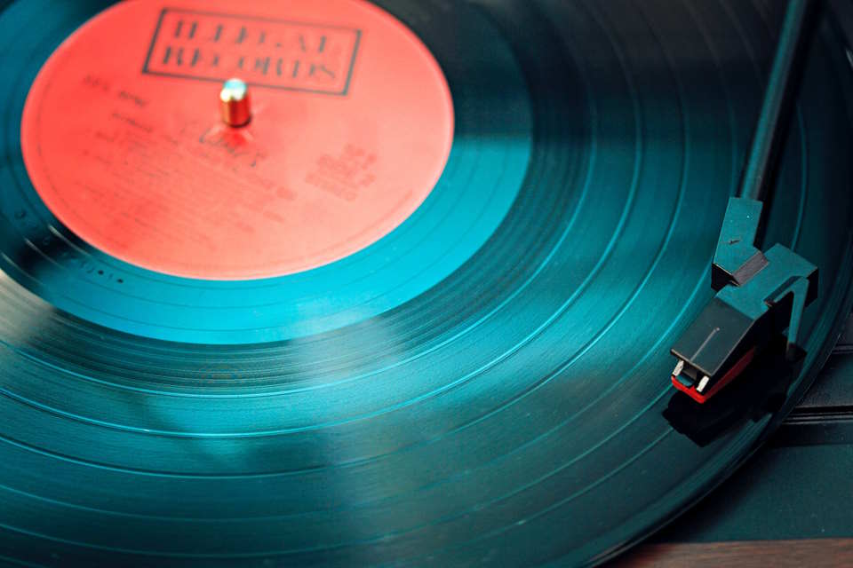 How to Use a Record Player