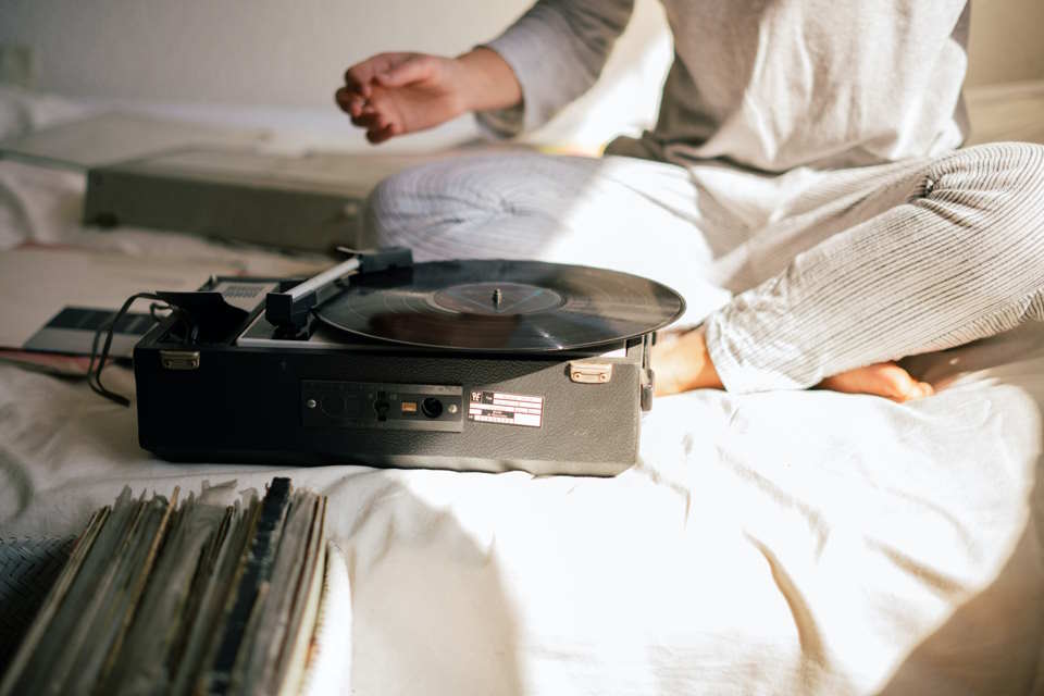 How to Use a Record Player